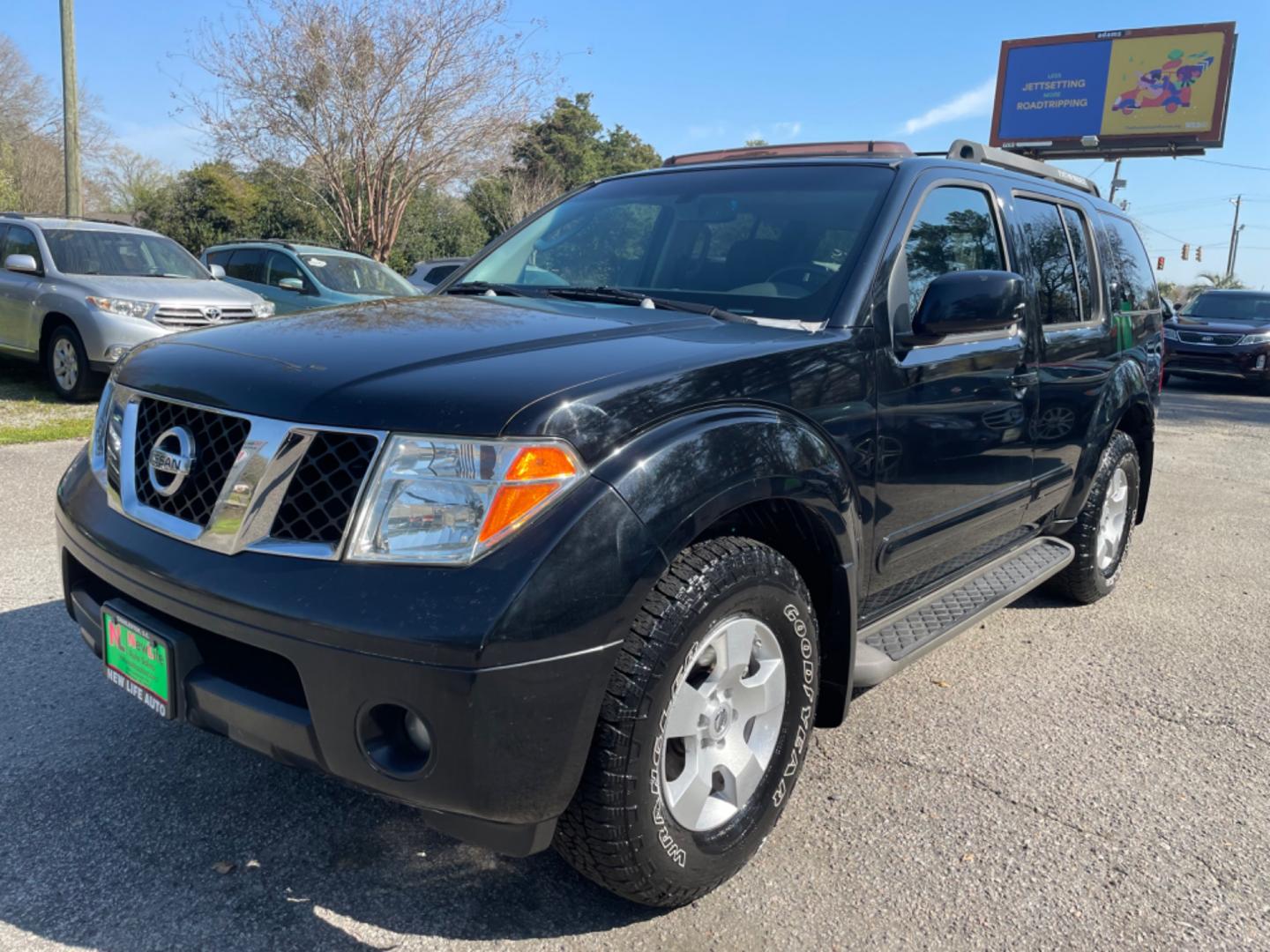 2007 BLACK NISSAN PATHFINDER S (5N1AR18U97C) with an 4.0L engine, Automatic transmission, located at 5103 Dorchester Rd., Charleston, SC, 29418-5607, (843) 767-1122, 36.245171, -115.228050 - Photo#2